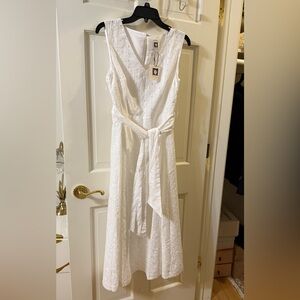Anna Klein Elegant White Sleeveless Dress